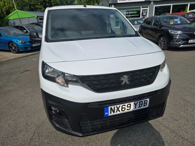 2025 Peugeot Partner