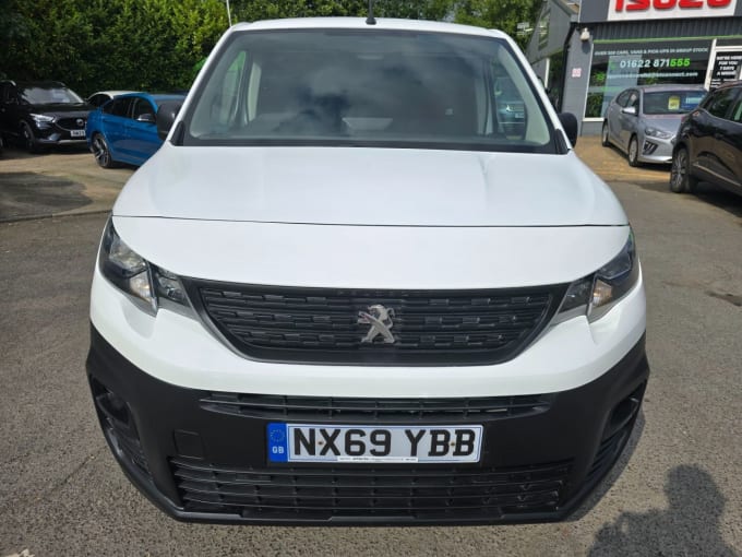 2025 Peugeot Partner
