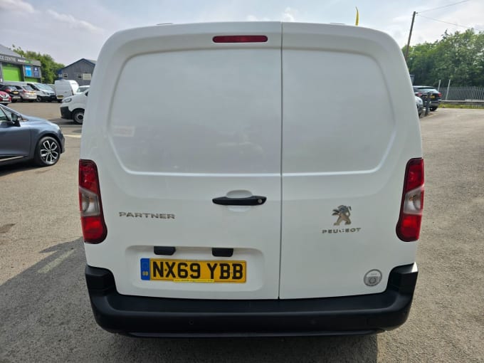 2025 Peugeot Partner