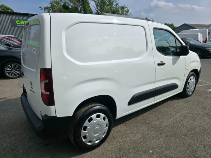 2025 Peugeot Partner