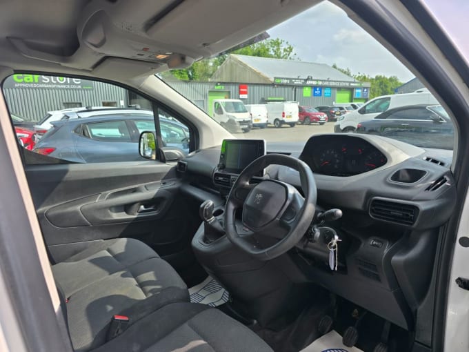 2025 Peugeot Partner