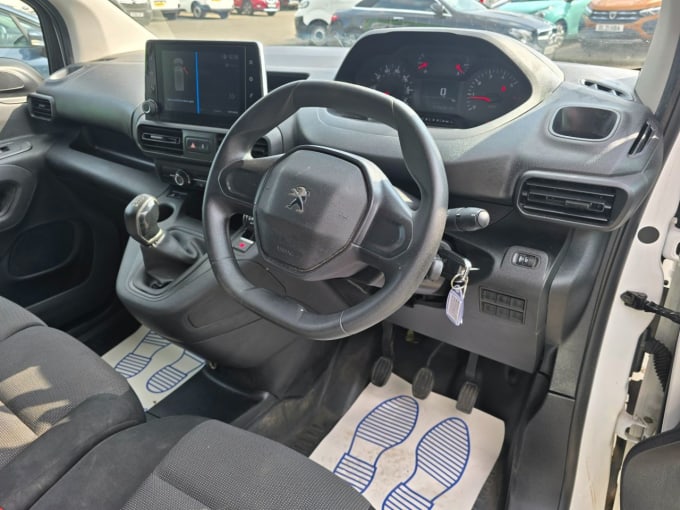 2025 Peugeot Partner