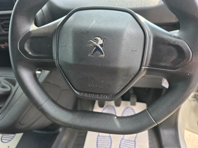 2025 Peugeot Partner