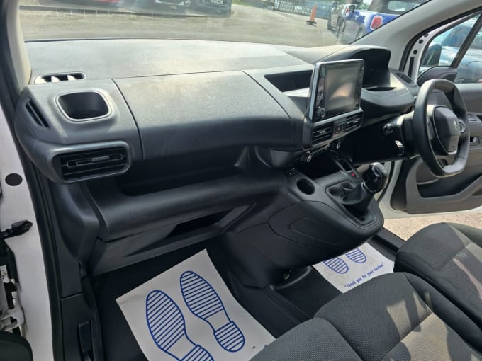 2025 Peugeot Partner