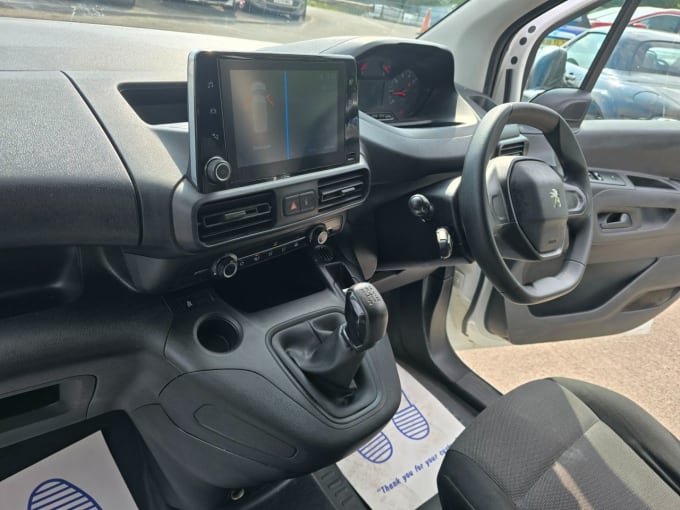 2025 Peugeot Partner