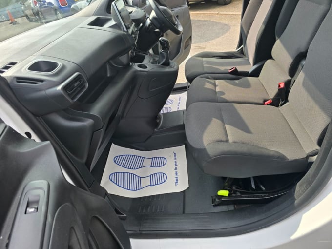 2025 Peugeot Partner