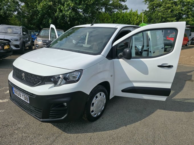 2025 Peugeot Partner