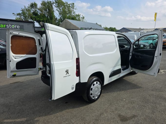 2025 Peugeot Partner