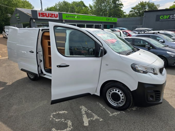 2025 Peugeot Expert