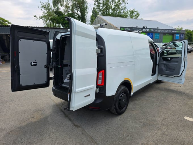 2025 Levc Vn5