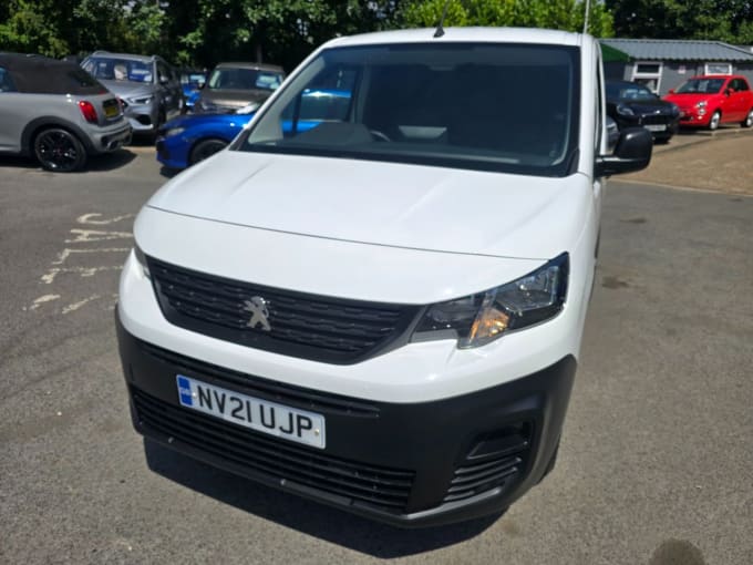 2025 Peugeot Partner