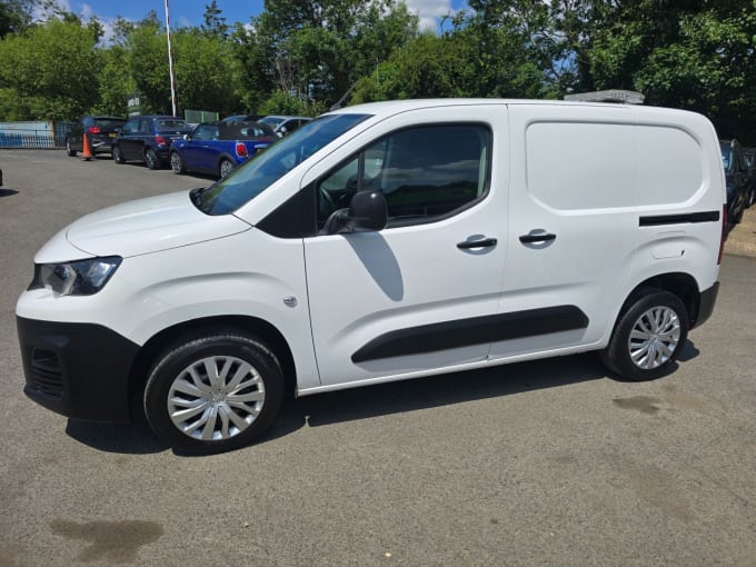 2025 Peugeot Partner