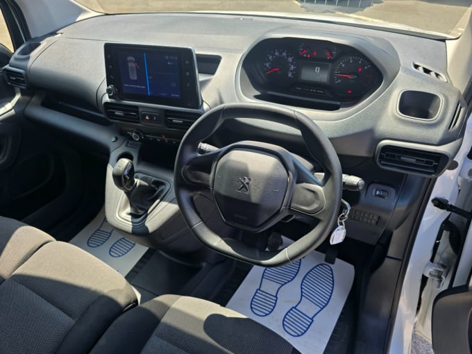 2025 Peugeot Partner