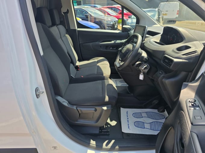 2025 Peugeot Partner