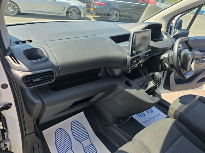 2025 Peugeot Partner