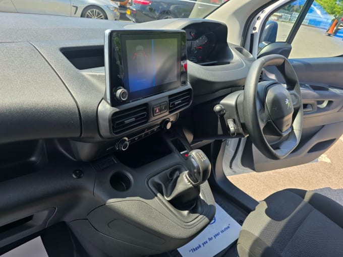2025 Peugeot Partner