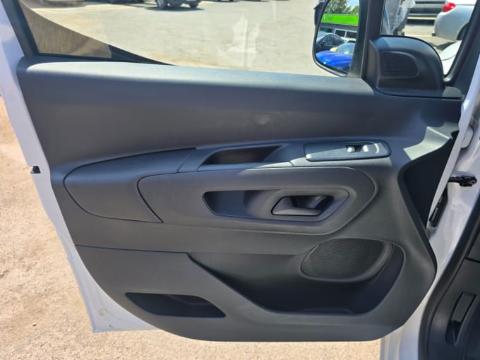 2025 Peugeot Partner