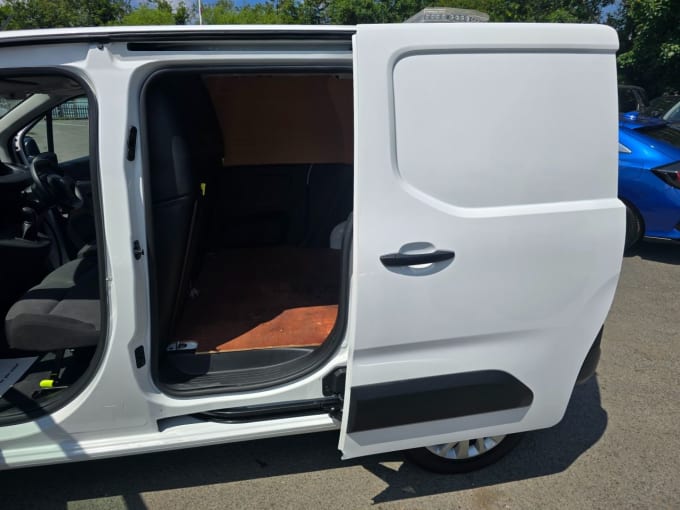 2025 Peugeot Partner