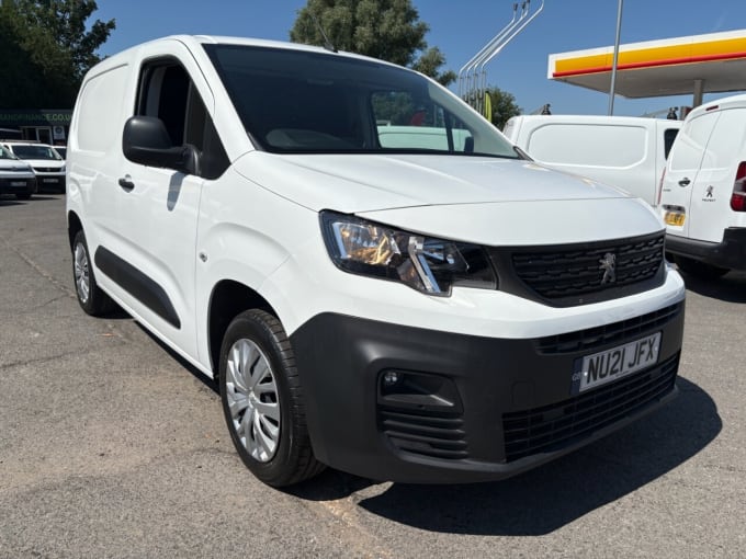 2025 Peugeot Partner