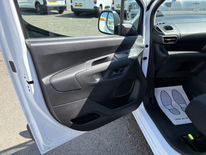 2025 Peugeot Partner