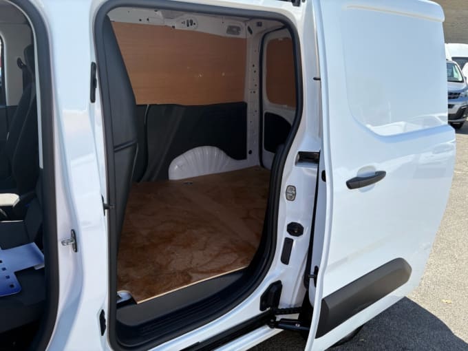 2025 Peugeot Partner