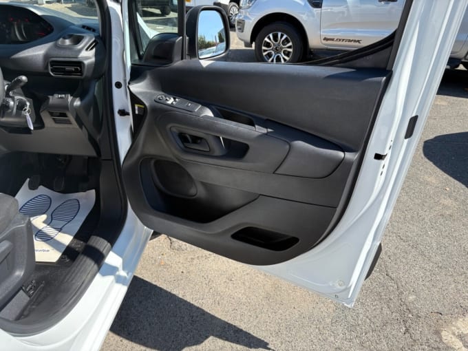 2025 Peugeot Partner