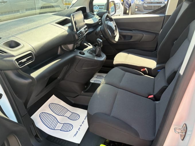 2025 Peugeot Partner