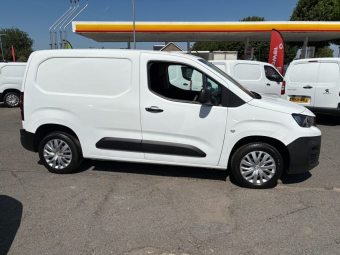 2025 Peugeot Partner