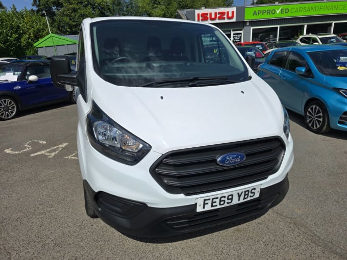 2025 Ford Transit Custom