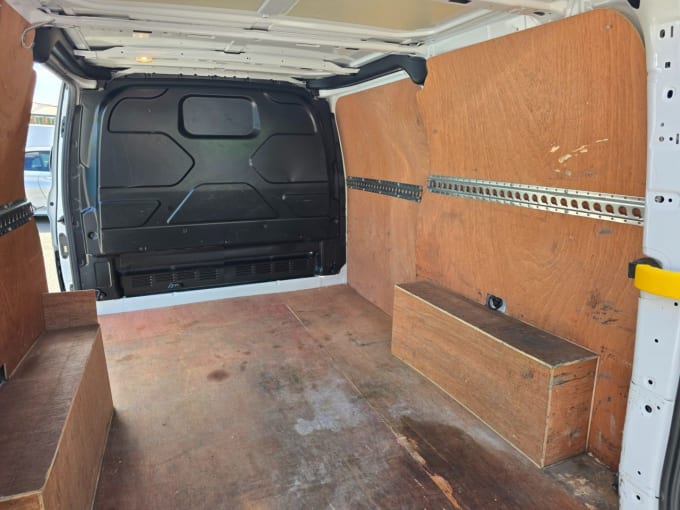 2025 Ford Transit Custom