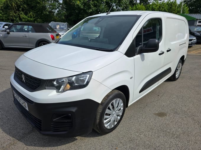 2025 Peugeot Partner