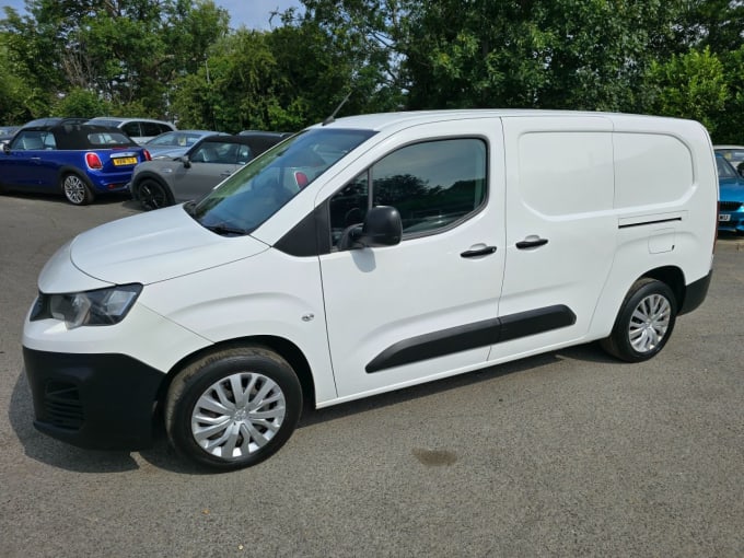 2025 Peugeot Partner