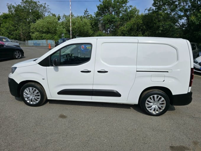 2025 Peugeot Partner