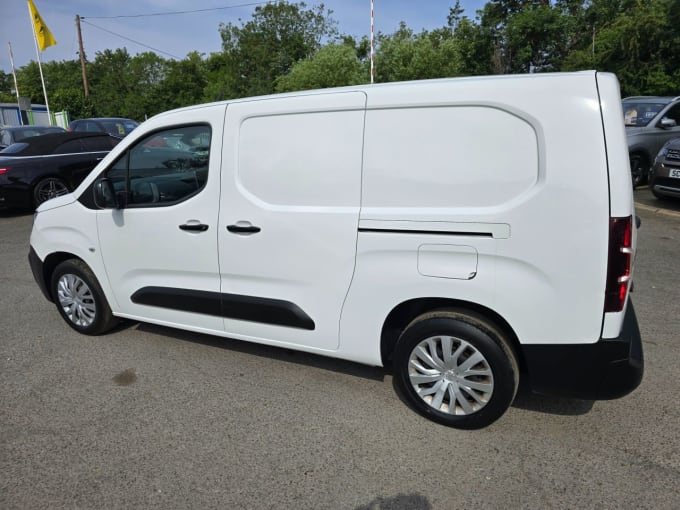 2025 Peugeot Partner