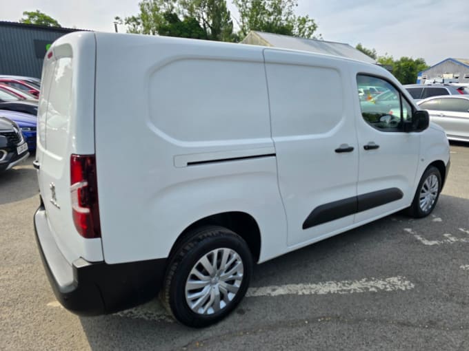 2025 Peugeot Partner