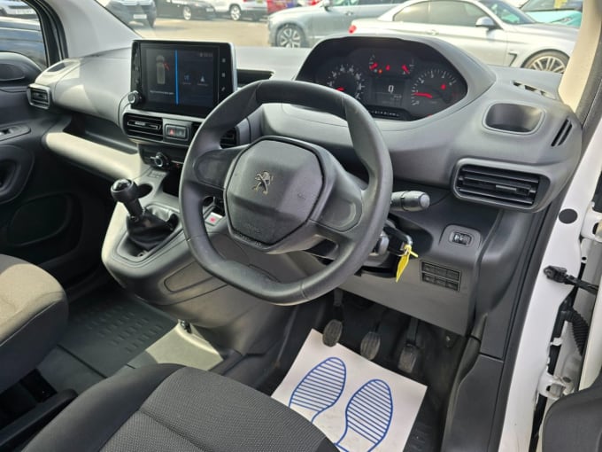 2025 Peugeot Partner