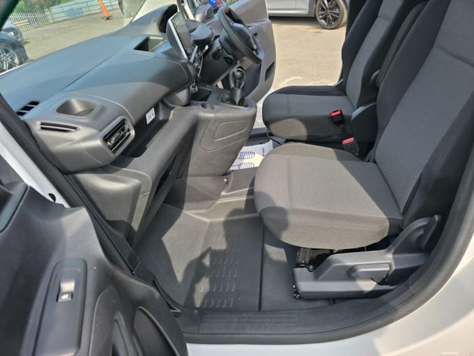 2025 Peugeot Partner