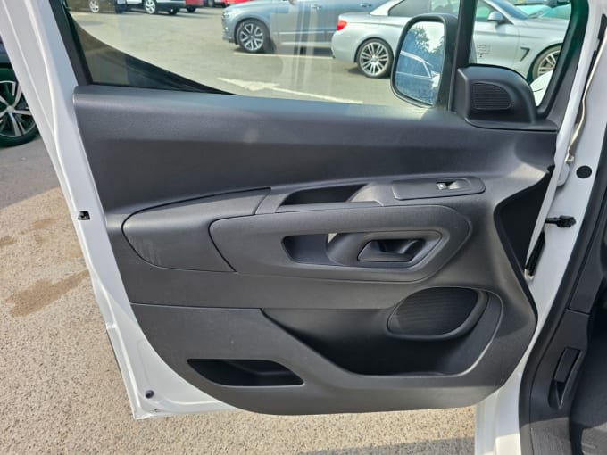 2025 Peugeot Partner