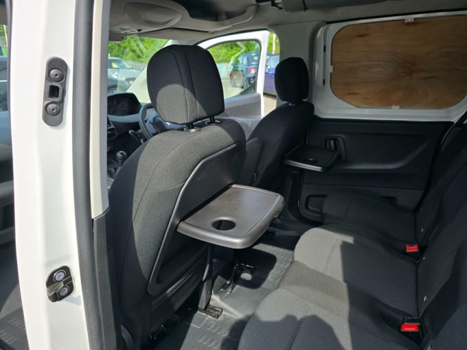2025 Peugeot Partner