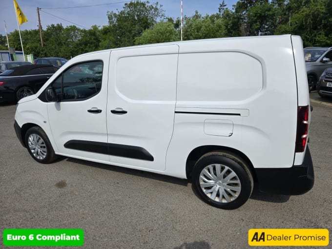 2025 Peugeot Partner