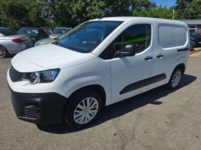 2025 Peugeot Partner