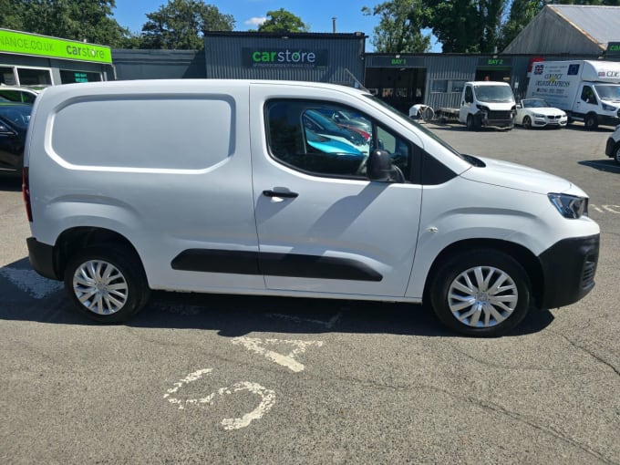 2025 Peugeot Partner