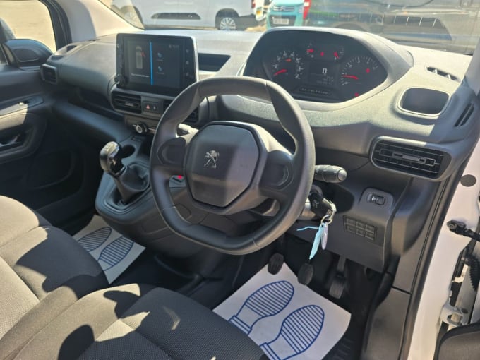 2025 Peugeot Partner
