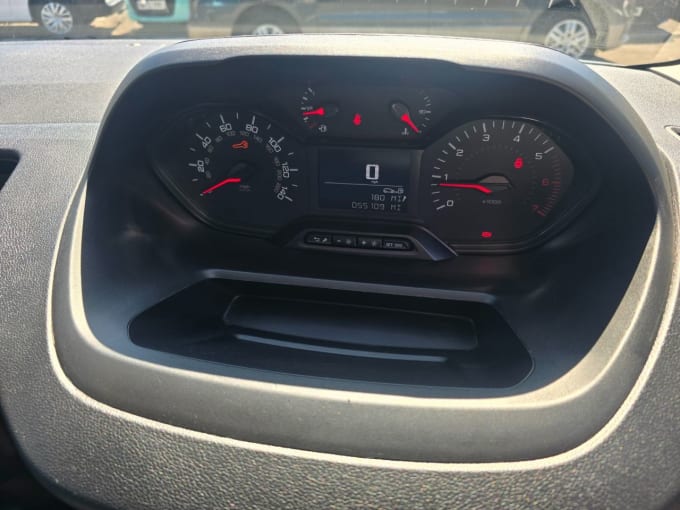 2025 Peugeot Partner