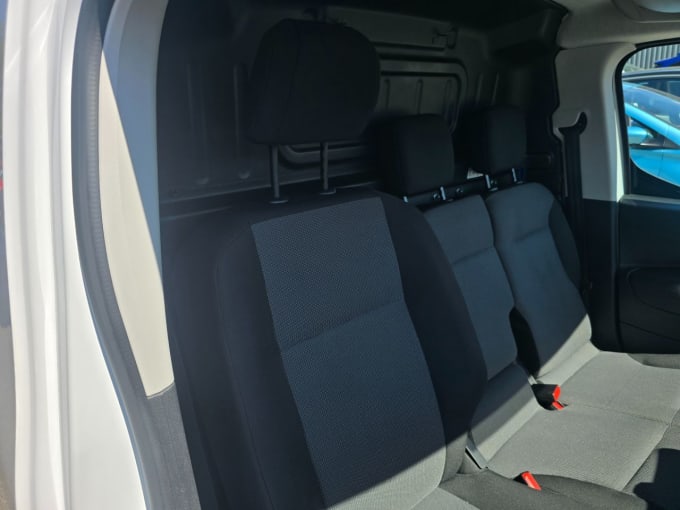 2025 Peugeot Partner