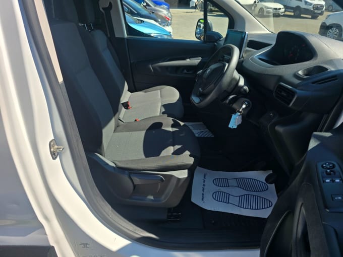 2025 Peugeot Partner