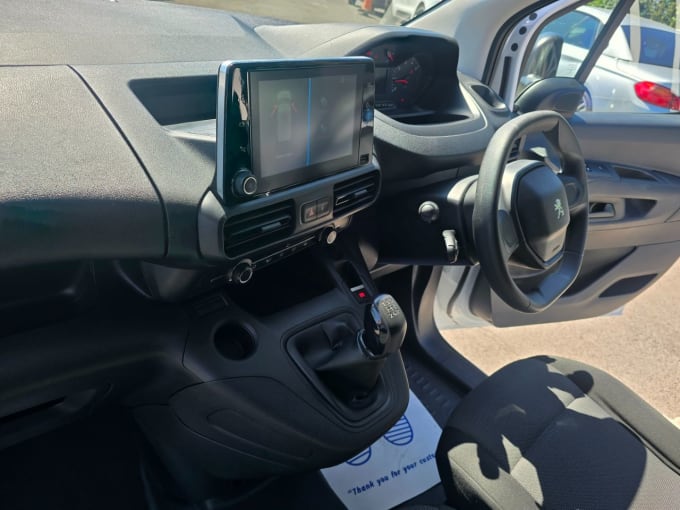 2025 Peugeot Partner