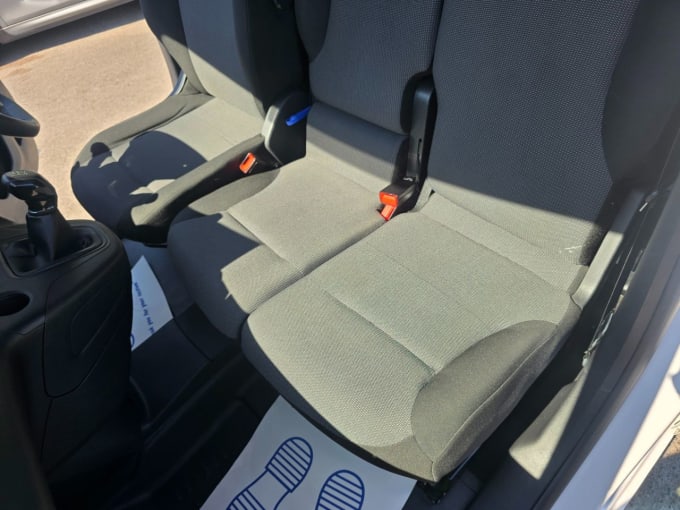 2025 Peugeot Partner