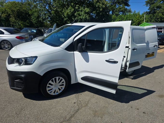2025 Peugeot Partner