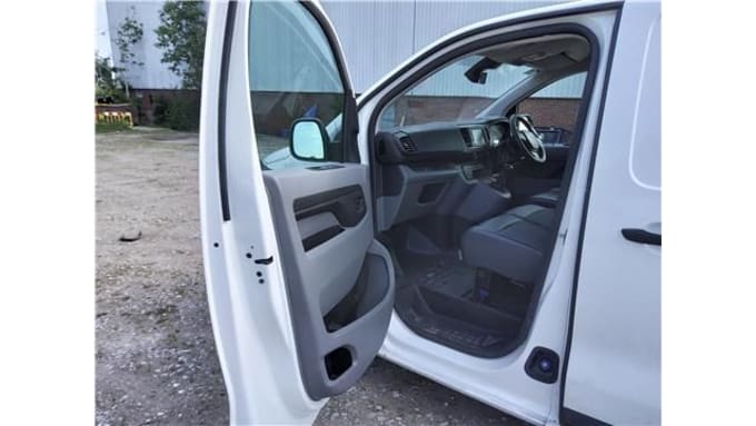 2025 Peugeot Expert